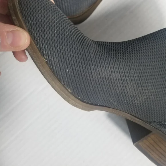 KENSIE GRAY HEELED ANKLE BOOT SIZE 7.5 - Picture 13 of 16